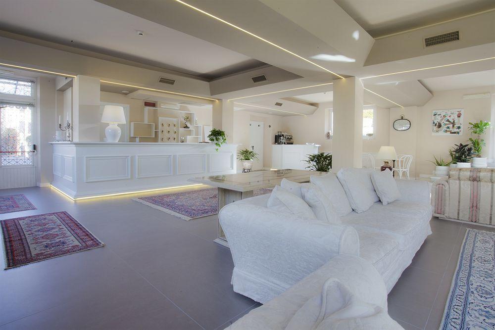 Relais Le Felci Executive Suite Spa Фиуджи Екстериор снимка