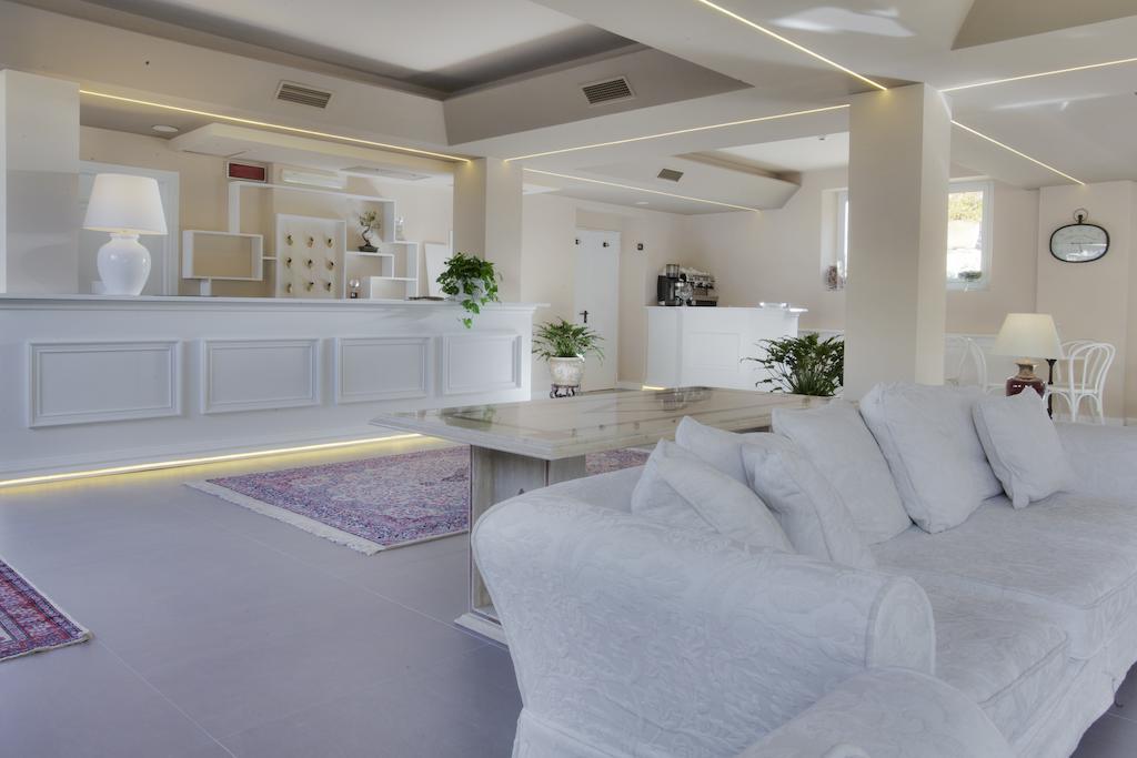 Relais Le Felci Executive Suite Spa Фиуджи Екстериор снимка